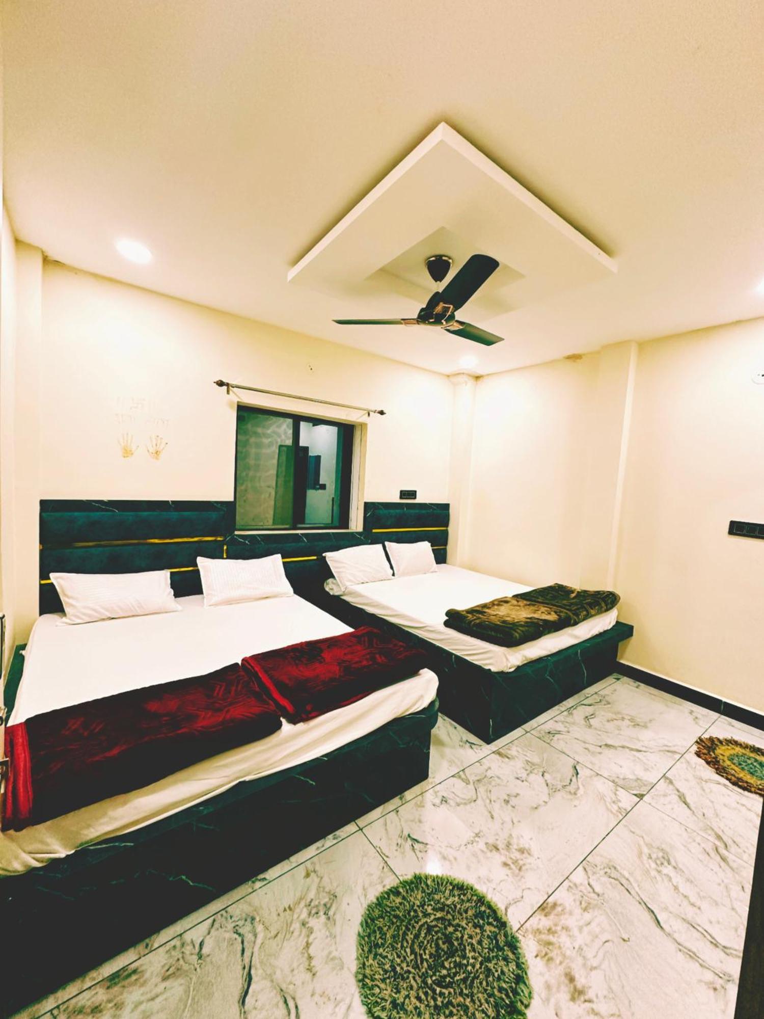 Hotel Shiv Gouri Palace اوجاين المظهر الخارجي الصورة