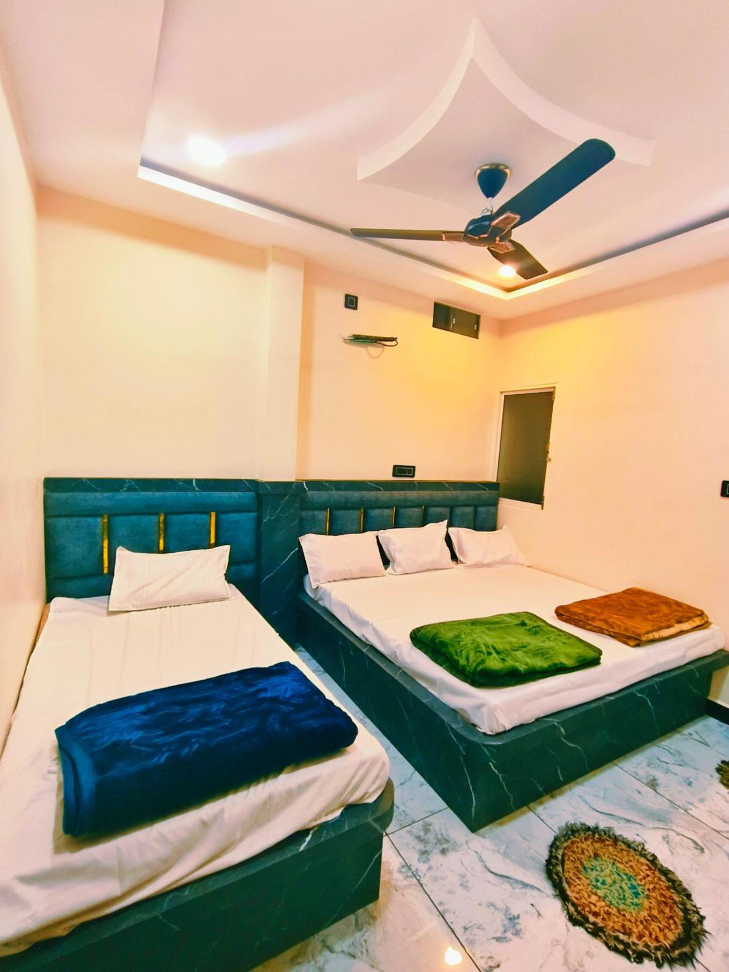 Hotel Shiv Gouri Palace اوجاين المظهر الخارجي الصورة